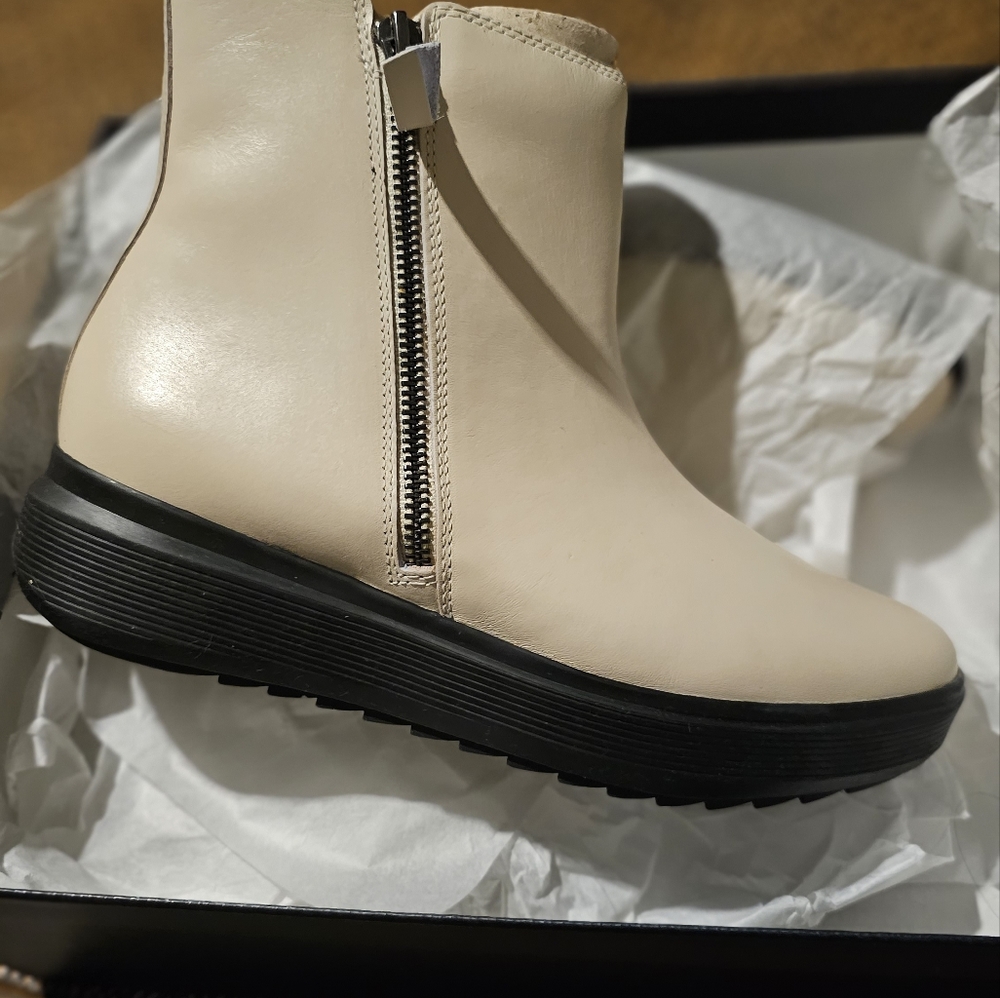 Naturalizer leather boots women sz 7.5